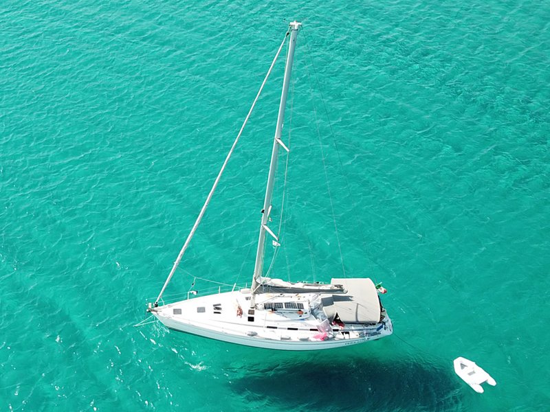 In barca a vela nel Sud Sardegna