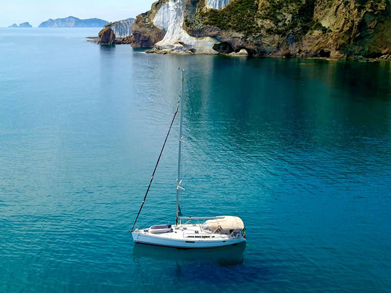 In barca a vela tra le Isole Pontine